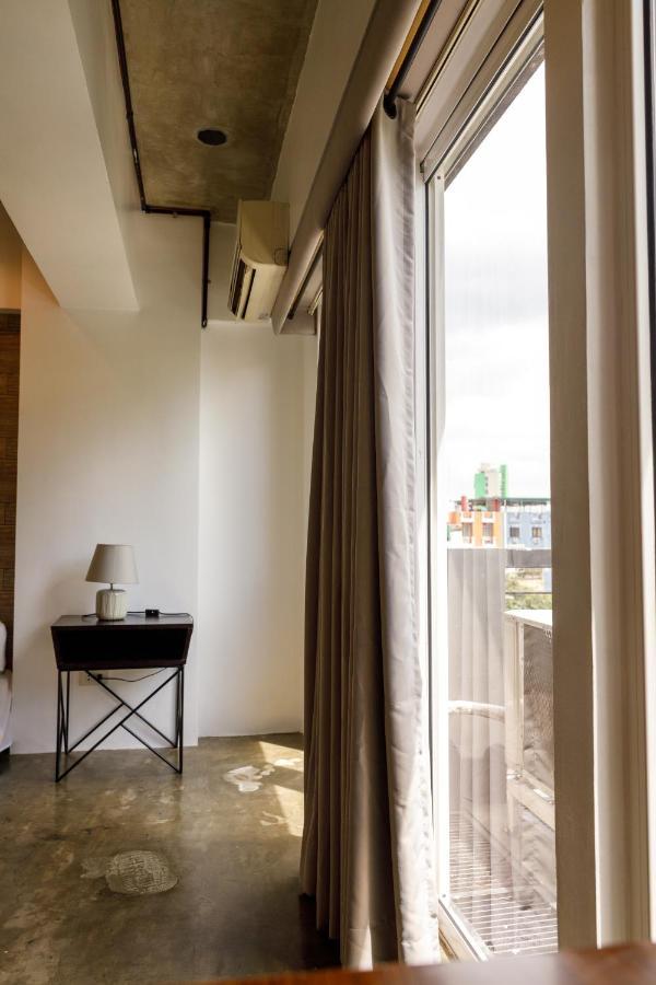 5880 Enriquez Residences Manila Exteriör bild