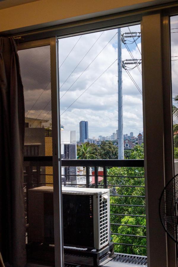 5880 Enriquez Residences Manila Exteriör bild